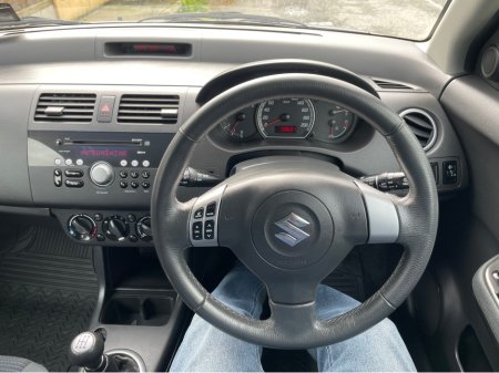 2008 Suzuki Swift - thumbnail 9