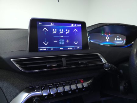 2018 Peugeot 3008 1.5 BlueHDi 130bhp GT Line €18,950 thumbnail