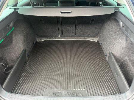 2023 Skoda Octavia - thumbnail 9