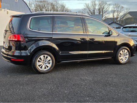 2017 Volkswagen Sharan TDI SE BLUEMOTION 150PS 5DR 2.0 7SEATS €19,950 thumbnail