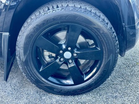 2025 Land Rover Defender - thumbnail 14