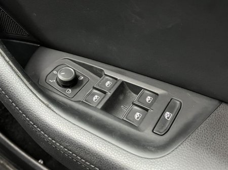 2020 Volkswagen Passat - thumbnail 36