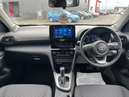 2024 Toyota Yaris Cross - thumbnail 8