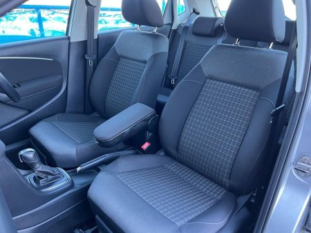 2015 Volkswagen Polo - thumbnail 6