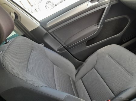 2016 Volkswagen Golf - thumbnail 11