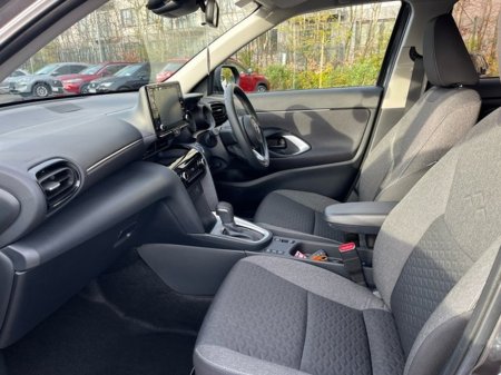 2024 Toyota Yaris Cross - thumbnail 6