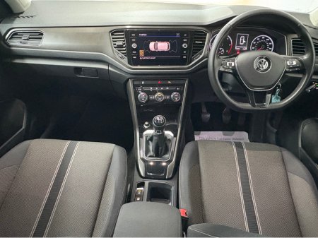 2019 Volkswagen T-Roc DESIGN TDI €18,950 thumbnail