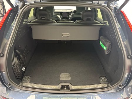 2024 Volvo XC60 - thumbnail 9