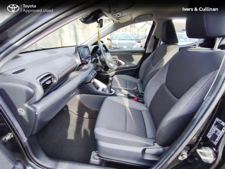 2020 Toyota Yaris - thumbnail 6