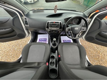 2013 Hyundai i20 - thumbnail 16