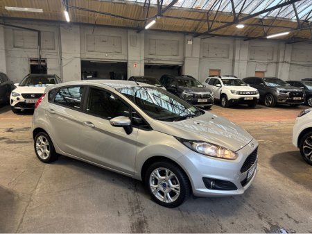 2016 Ford Fiesta - thumbnail 13