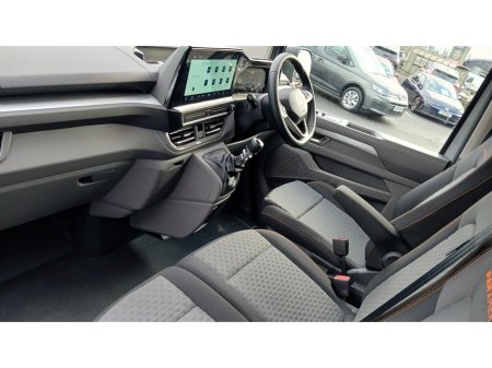 2025 Volkswagen Transporter - view 2