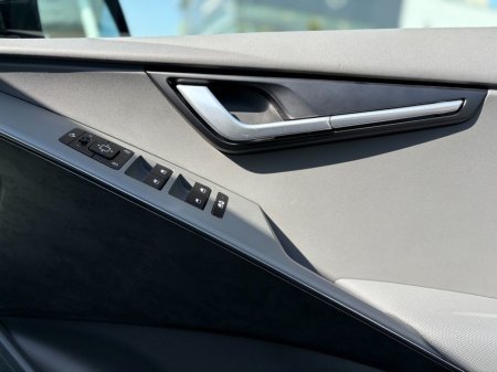 2023 Kia Niro - thumbnail 6