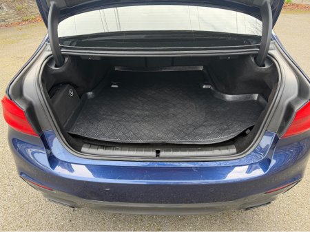 2019 BMW 5 Series - thumbnail 17