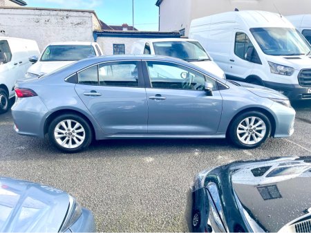 2023 Toyota Corolla LUNA SALOON 4DR AUTO 1.8 PETROL/ELECTRIC SELF CHARGING HYBRID €21,950 thumbnail