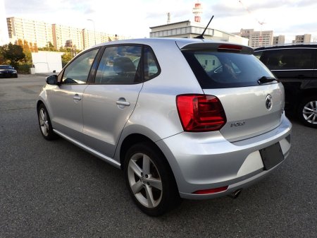 2017 Volkswagen Polo - view 4