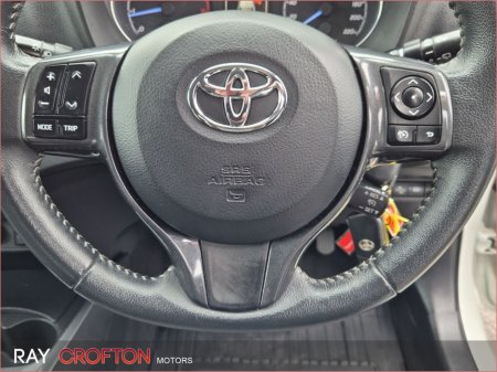 2019 Toyota Yaris - thumbnail 17