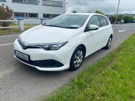 2019 Toyota Auris 1.4 D-4D TERRA 4DR €11,950 thumbnail