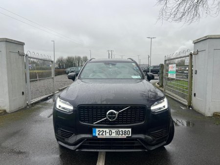 2022 Volvo XC90 PHEV T8 (390hp) R-Design AWD €49,950 thumbnail