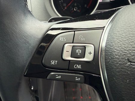 2015 Volkswagen Polo 1.2 TSI 3DR 90HP Comfortline + €11,390 thumbnail