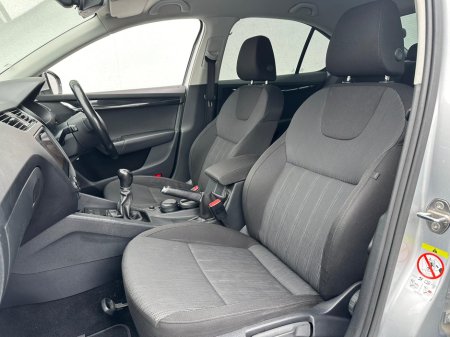 2017 Skoda Octavia - thumbnail 18