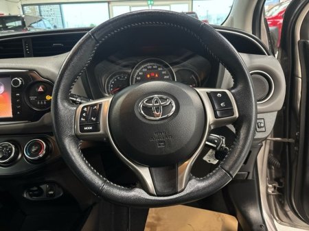 2015 Toyota Yaris 1.0 5DR LUNA MC €8,995 thumbnail