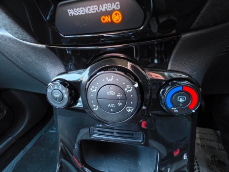 2014 Ford Fiesta - thumbnail 12