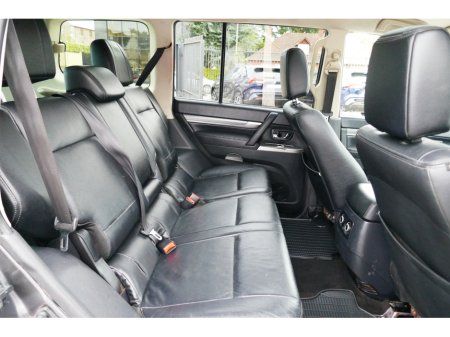 2015 Mitsubishi Pajero LWB N1 5-ST AT N 4DR A AUTO €22,000 thumbnail