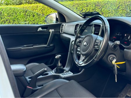 2016 Kia Sportage 1.7 EX 5DR *REVERSE CAMERA*SAT NAV*AA APPROVED*NEW NCT 01/27* €13,900 thumbnail