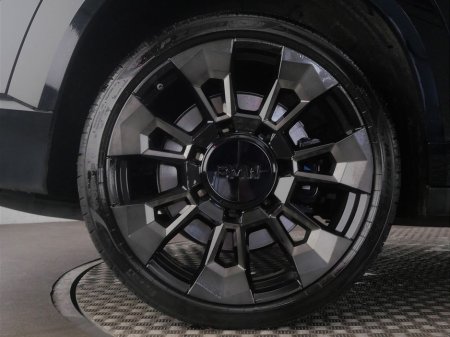 2025 BMW XM - thumbnail 14