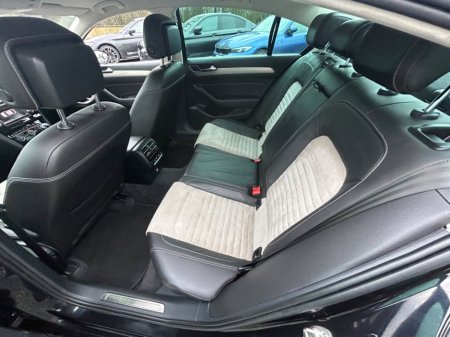 2016 Volkswagen Passat 1.6 TDI 120HP Highline €11,850 thumbnail