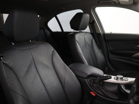 2017 BMW 3 Series - thumbnail 10