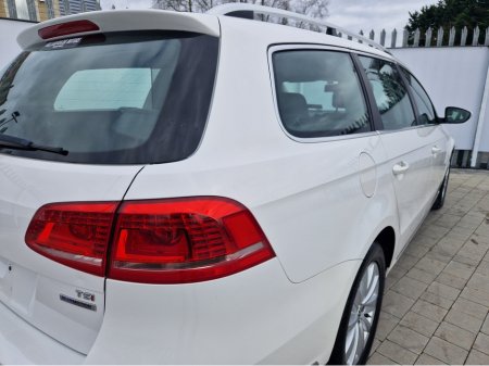 2011 Volkswagen Passat - thumbnail 12