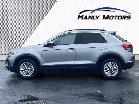 2023 Volkswagen T-Roc LIFE 2.0 TDI MANUAL 6SPEED FWD 116HP 5 €30,950 thumbnail