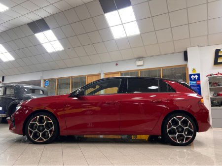 2024 Opel Astra Amazing Car 180BHP Hybrid Auto Top Of The Sportsline GS Huge Spec As New Only 3900 Kms www.bolands.ie Est.1955 €32,950 thumbnail