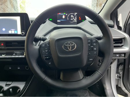 2025 Toyota Prius - thumbnail 8
