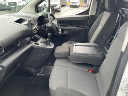 2021 Opel Combo - thumbnail 16