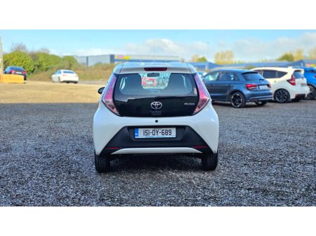 2015 Toyota Aygo - thumbnail 3