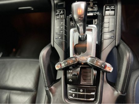 2014 Porsche Cayenne 3.0 D V6 PLATINUM EDITION €27,900 thumbnail