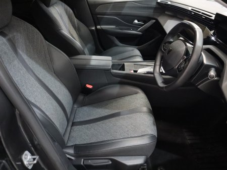 2023 Peugeot 408 *38* ALLURE 1.2 130 AUTOMATIC 6 €25,800 thumbnail