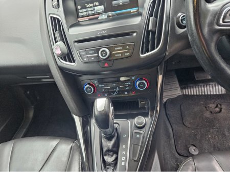 2016 Ford Focus - thumbnail 12