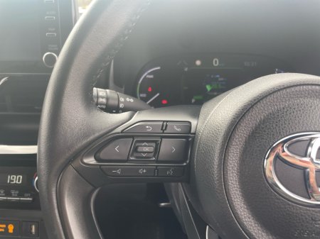 2024 Toyota Yaris - thumbnail 11