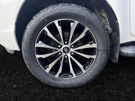 2022 Toyota Hilux ICON 4WD D-4D DCB €26,995 thumbnail