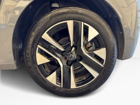 2024 Peugeot 208 - thumbnail 6