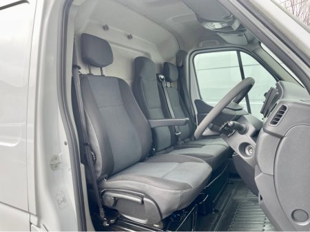 2021 Nissan NV400 - thumbnail 15