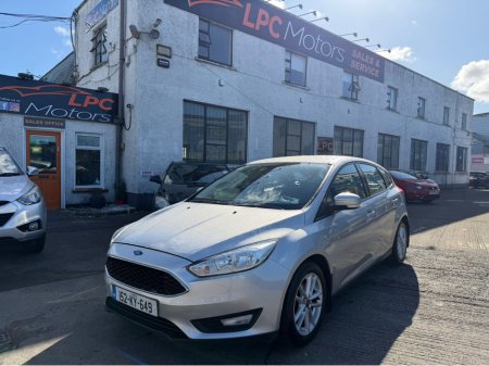 2015 Ford Focus - thumbnail 2