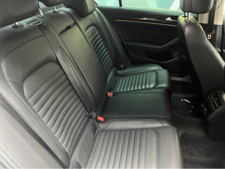 2017 Volkswagen Passat - thumbnail 13