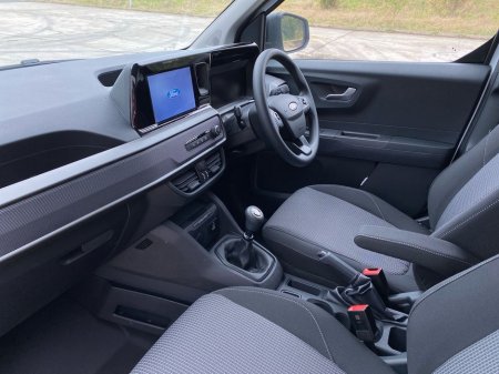 2026 Ford Transit Courier - thumbnail 2