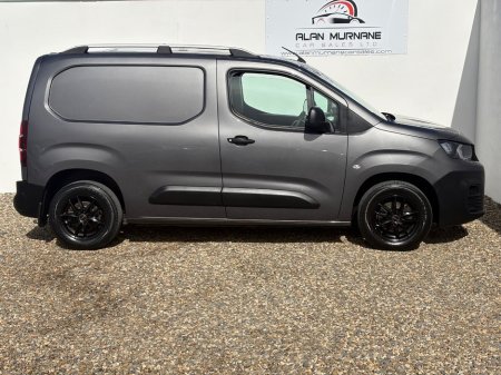 2019 Peugeot Partner - thumbnail 4