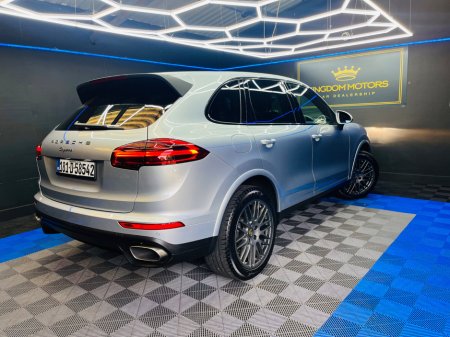 2018 Porsche Cayenne - thumbnail 11